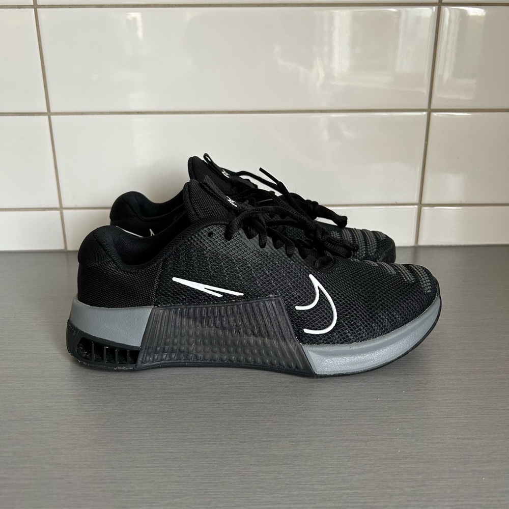 Nike Metcon 9 Black and Gray Athletic Shoes